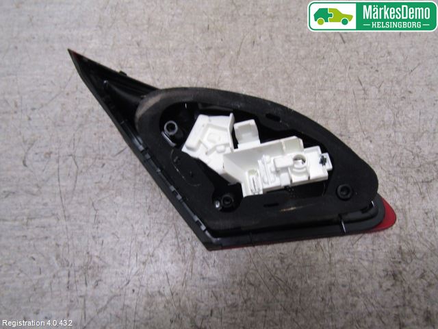 Opel ASTRA J 10-15 Bakljus Lucka Hö