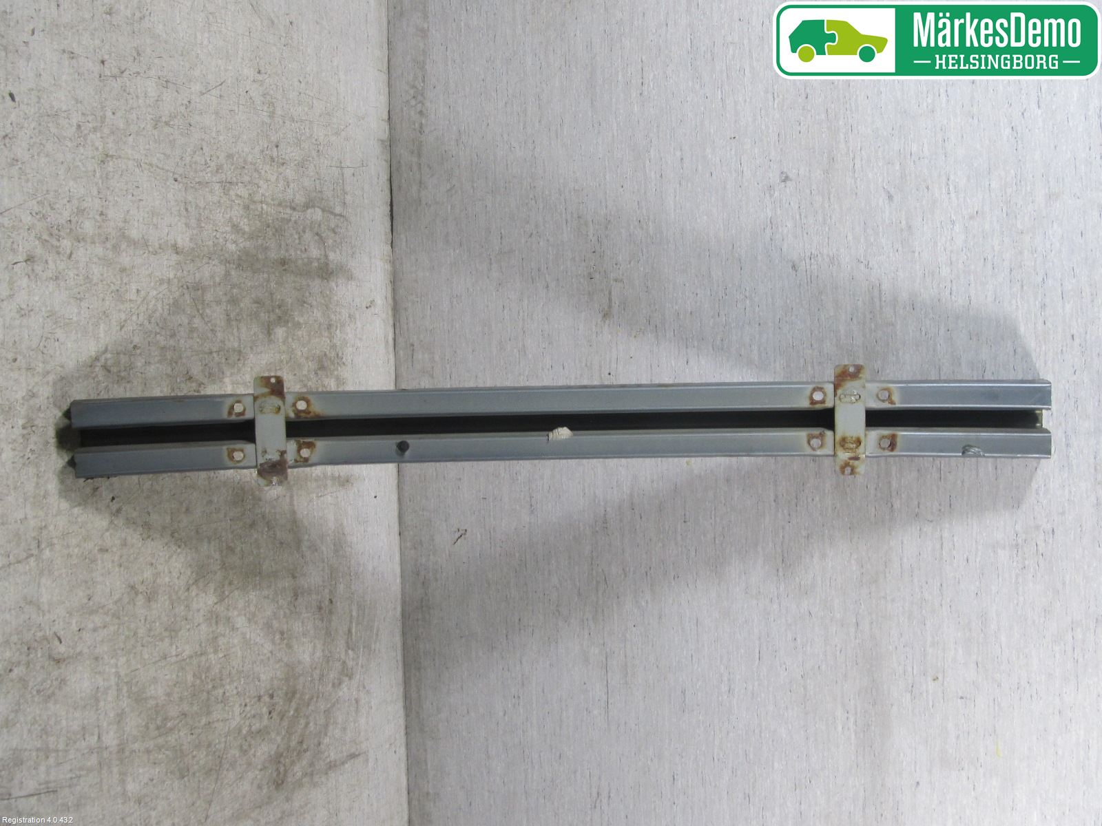 Chrysler CHR 300C Stötfångarbalk Fram