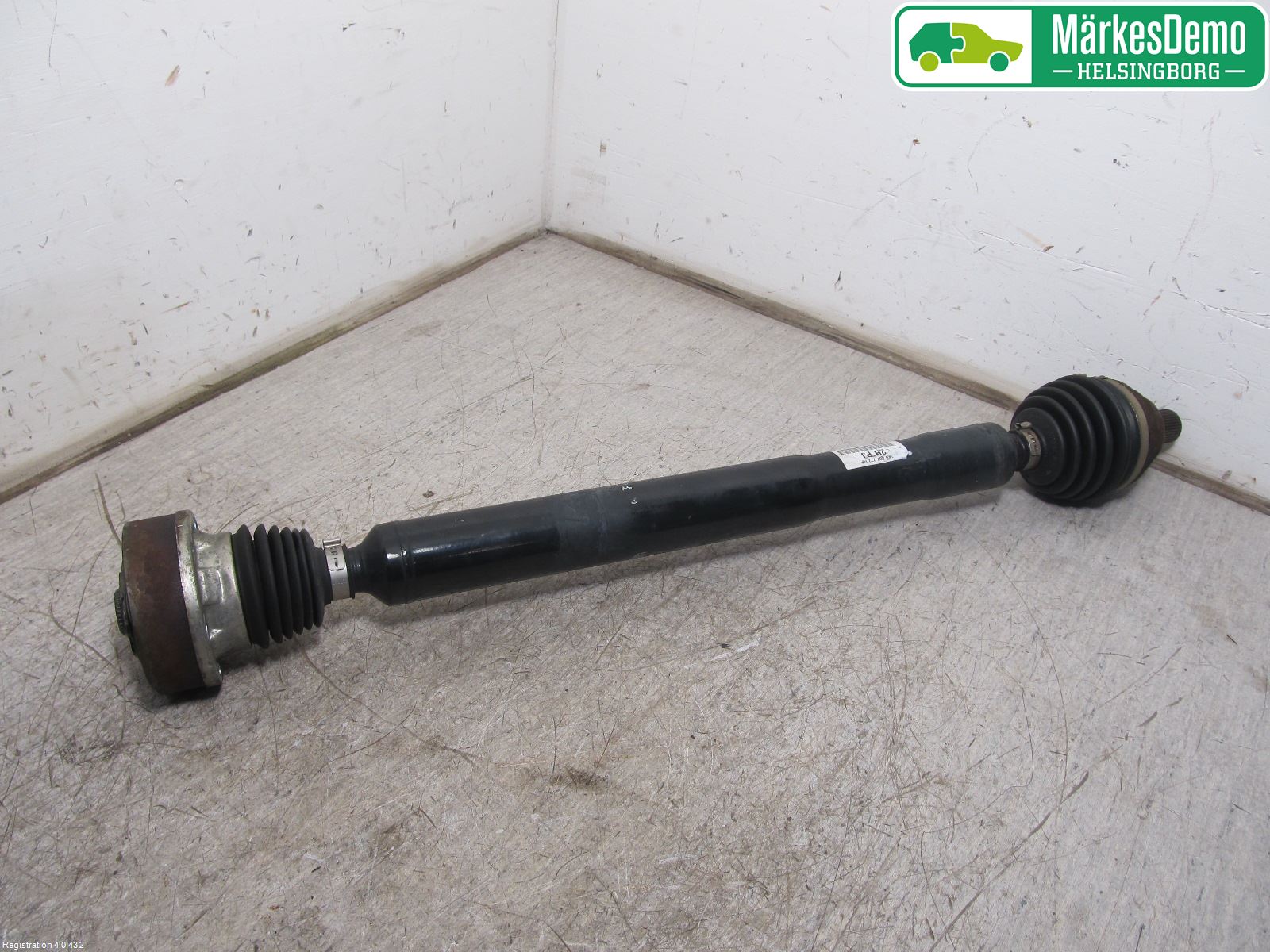 Volkswagen VW GOLF VI 09-13 Drivaxel Fram Höger