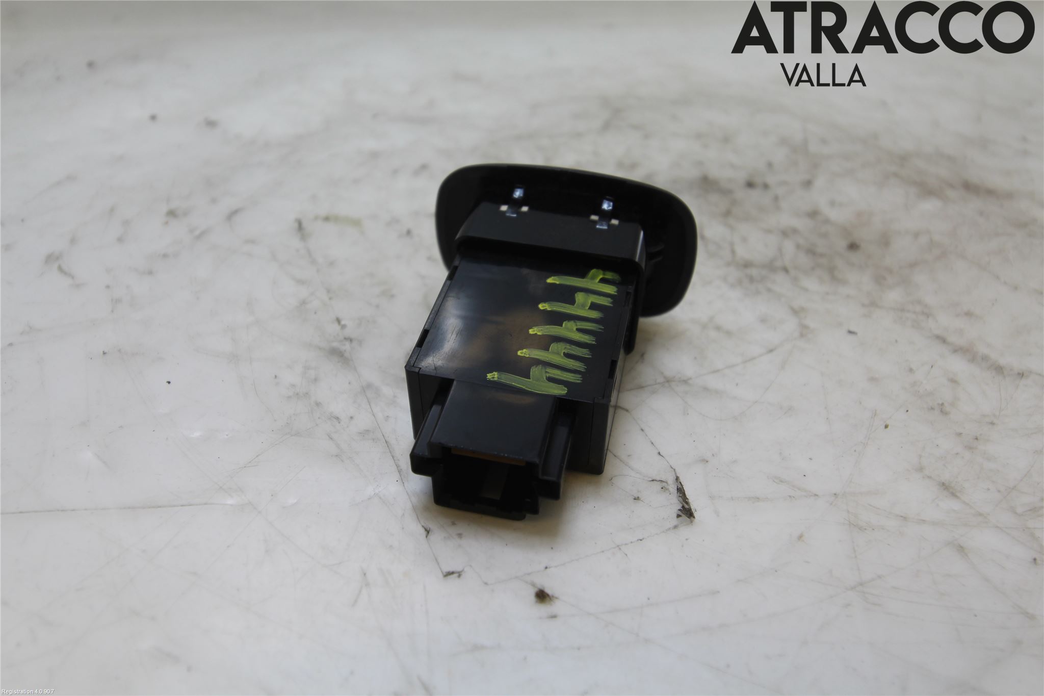 Mitsubishi OUTLANDER 13-21 Strömställare Baklucka