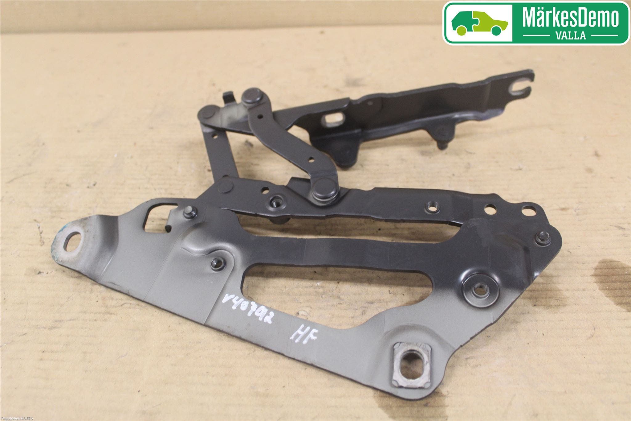 BMW 5 GT F07 09-17 Huvgångjärn