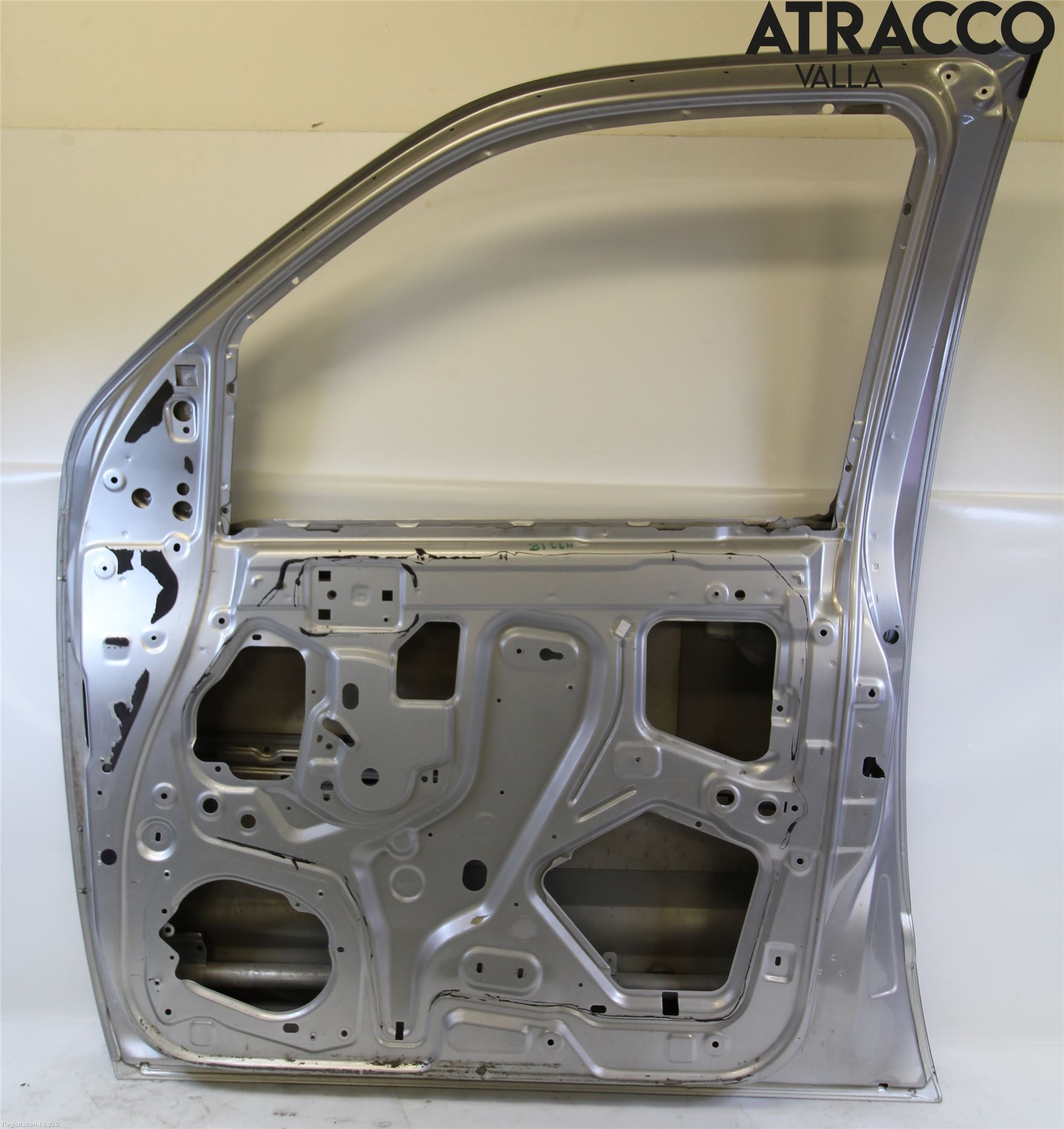 Nissan NAVARA 05-16 Dörr Fram Höger