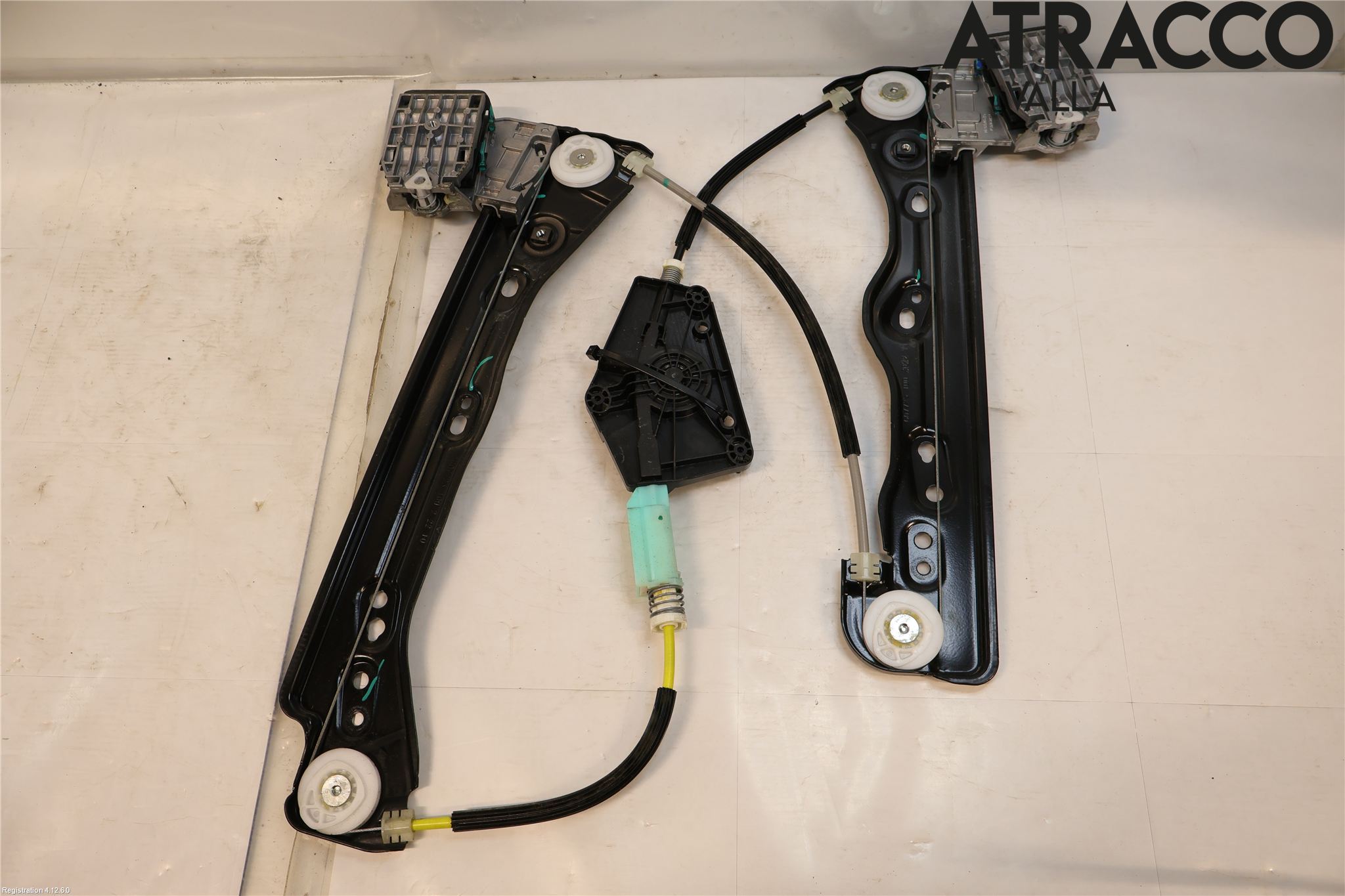 Tesla MODEL Y 21- Fönsterhissmekanism