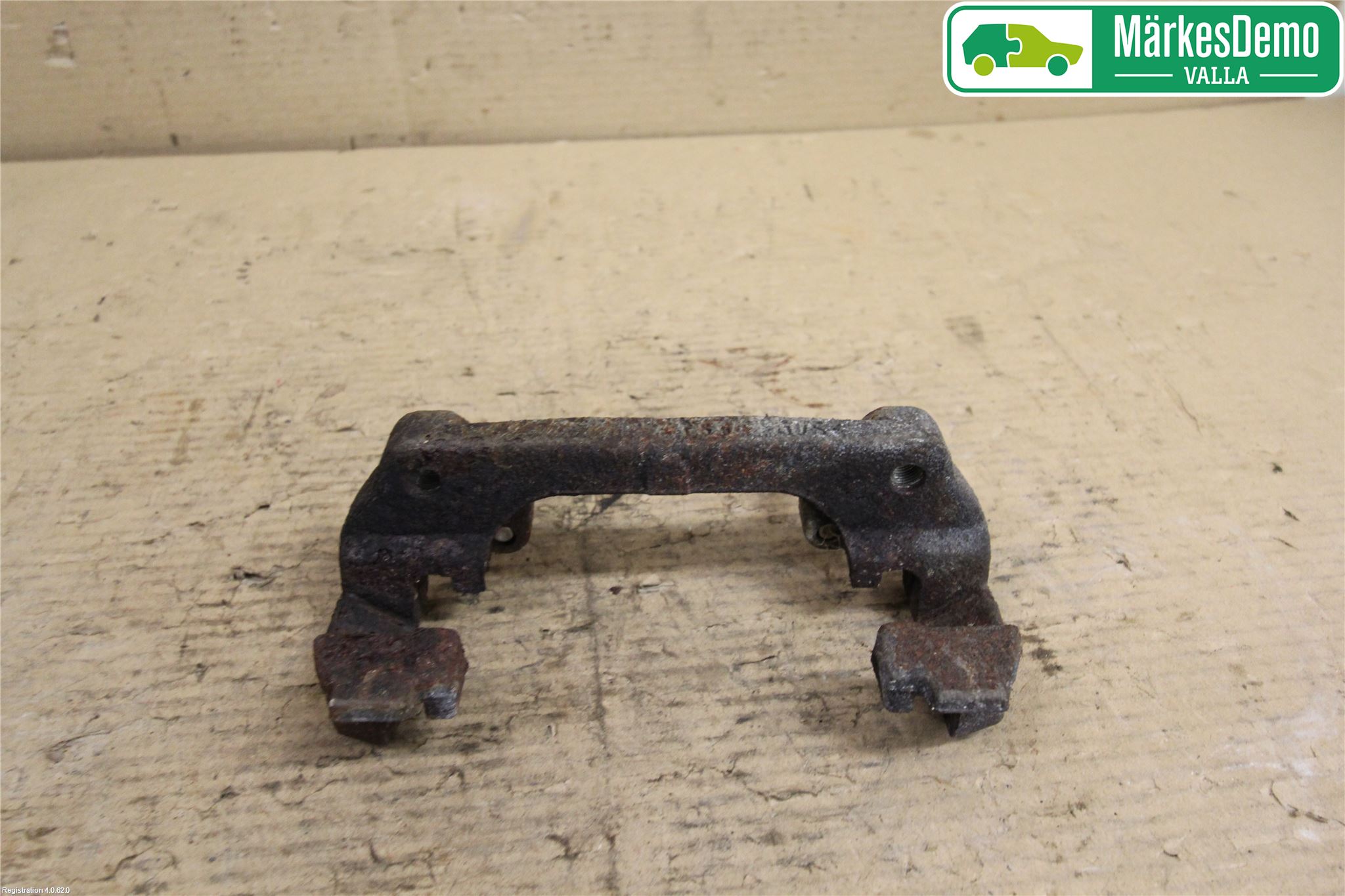 Dacia DUSTER 10-17 Bromsokshållare