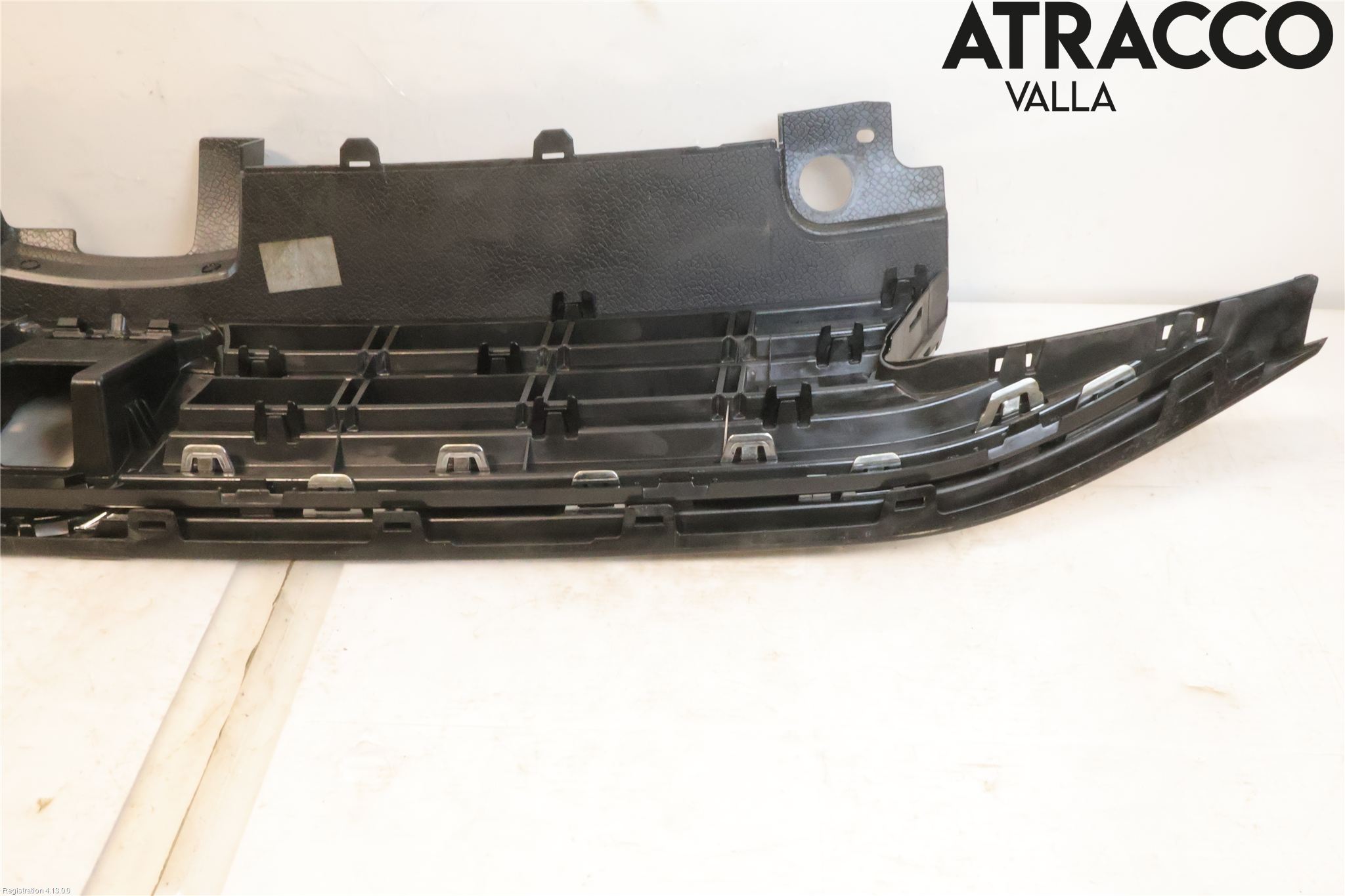 Volkswagen VW GOLF SPORTSVAN 15-20 Grill Komp