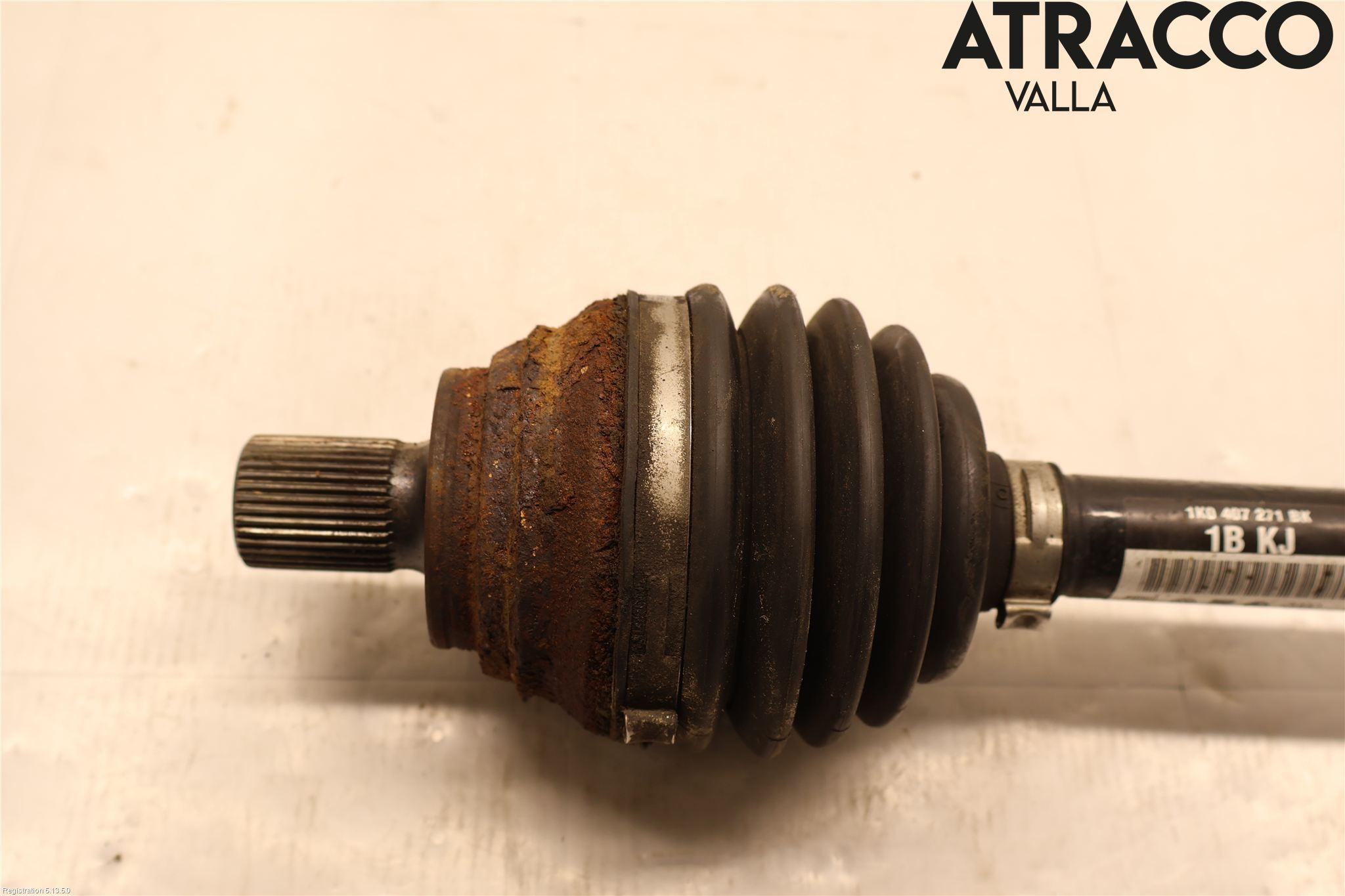 Volkswagen VW GOLF SPORTSVAN 15-20 Drivaxel Fram Vänster