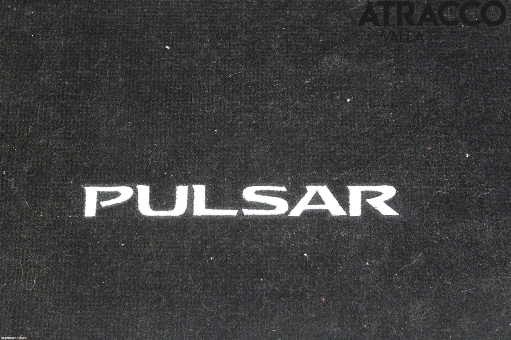 Nissan PULSAR Inrbagagerumklädsel-Golv