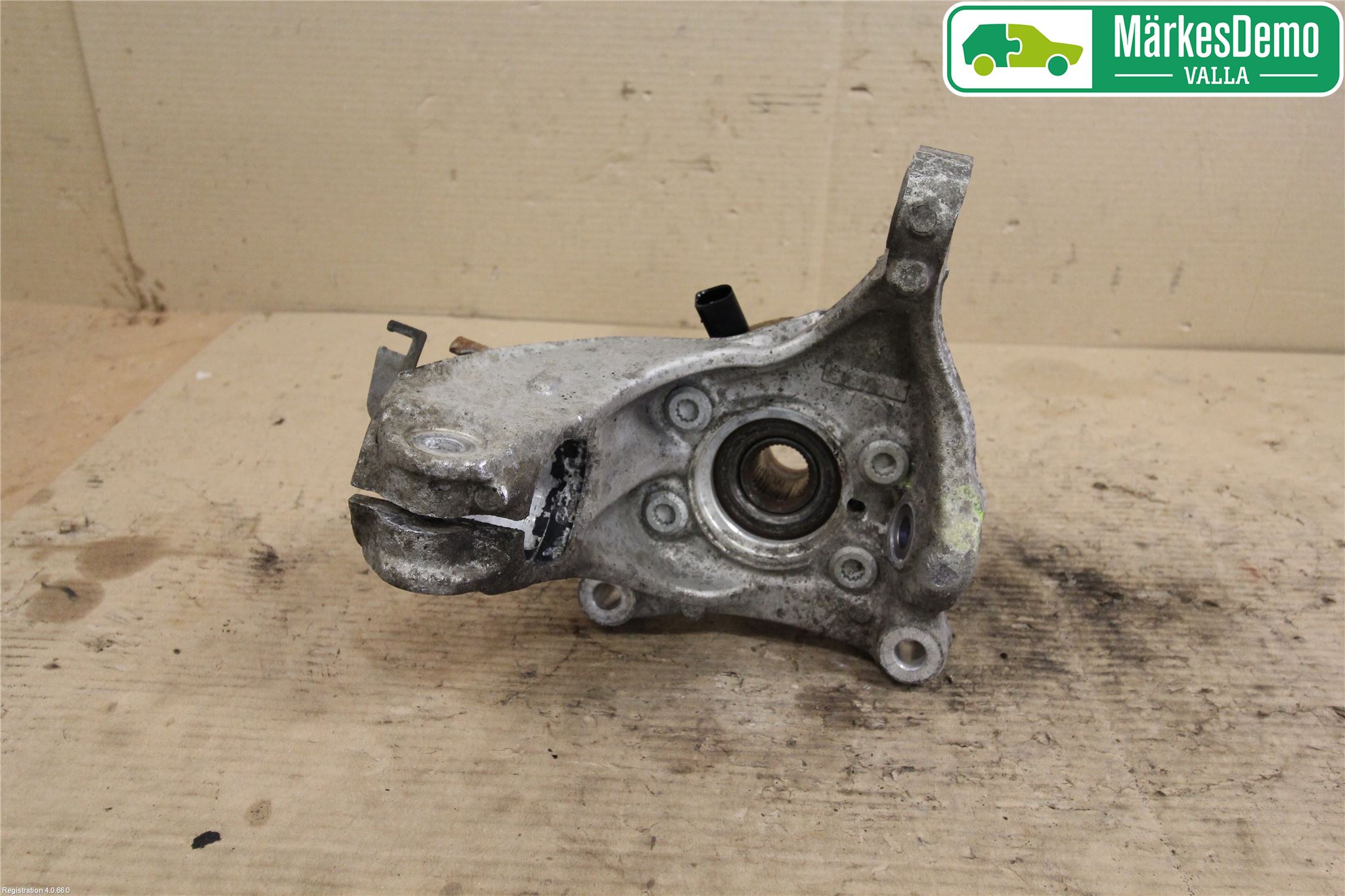 Volkswagen VW PASSAT 11-14 Styrspindel Lagerhus Hö