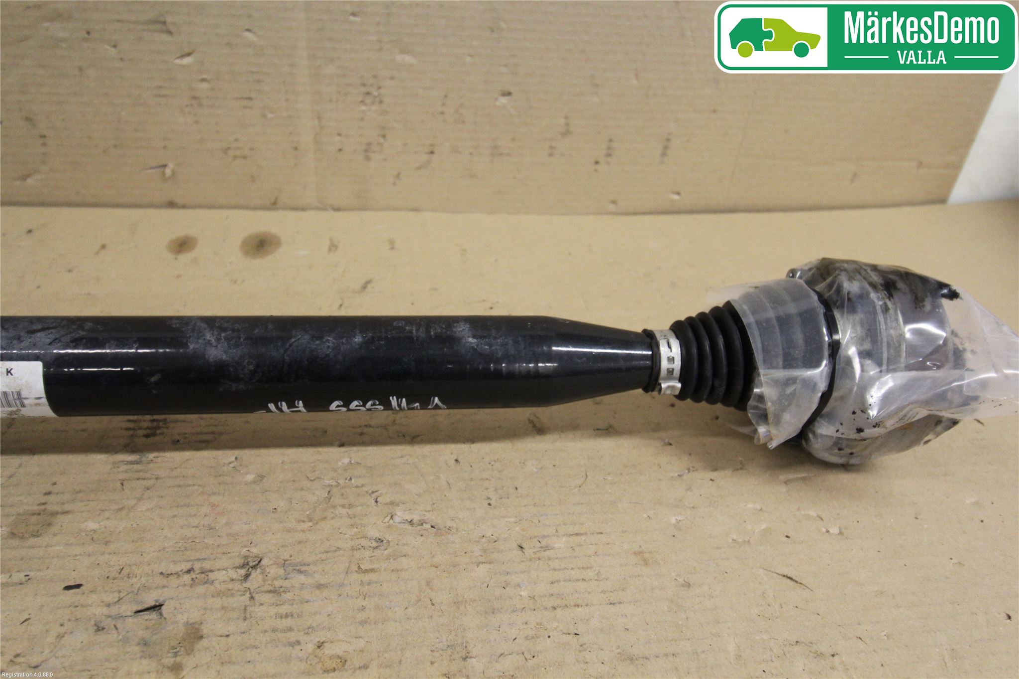 Volkswagen VW POLO 10-17 Drivaxel Fram Höger