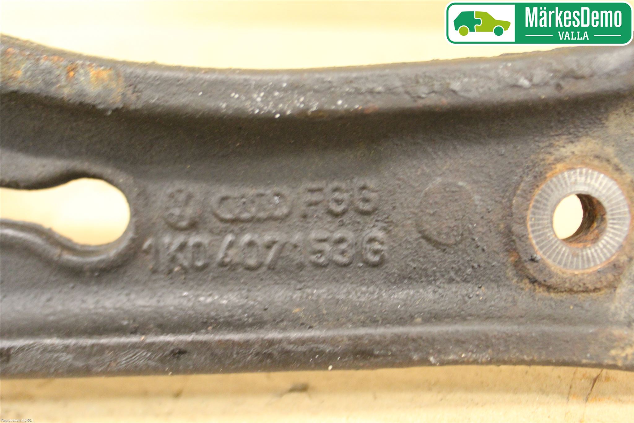 Volkswagen VW TOURAN 03-10 Bärarm Fram Undre Hö