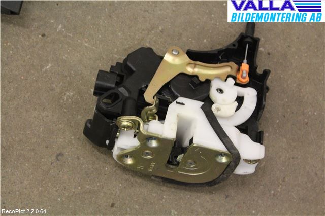 Mitsubishi L200 06-15 Låskista-Dörrlås