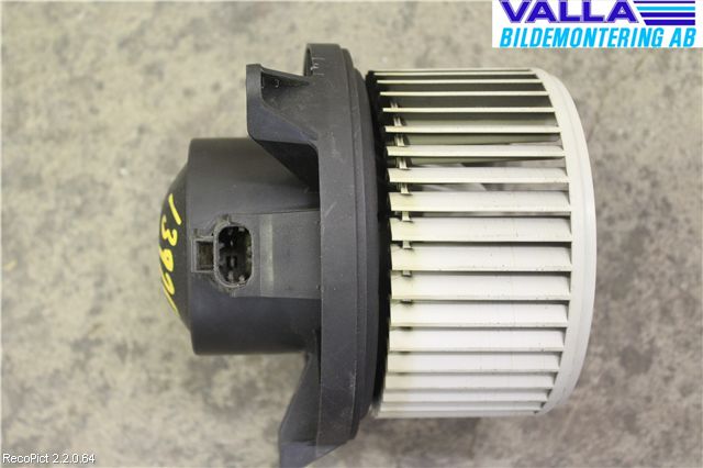 Nissan NAVARA 05-16 Värmefläkt