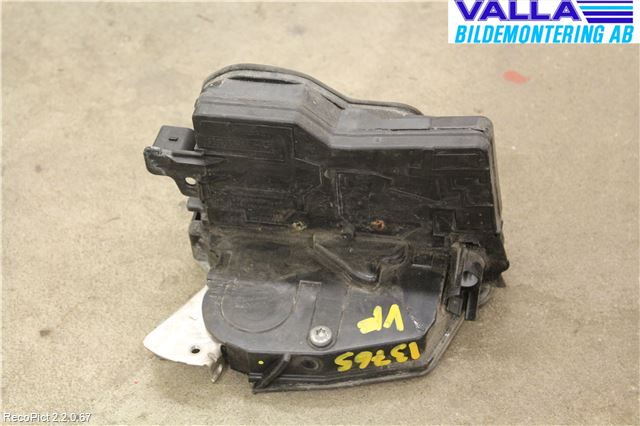 BMW 7 E65/66    00-08 Låskista-Dörrlås