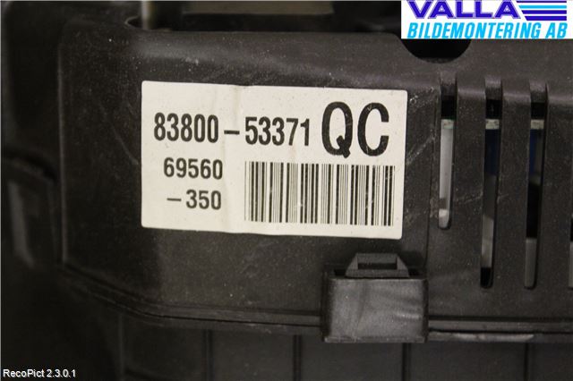 Lexus IS 200/300   99-05 Instrument Komb