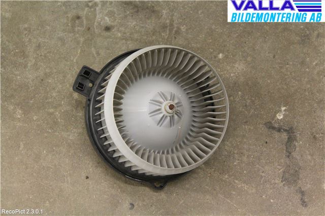 Lexus IS 200/300   99-05 Värmefläkt
