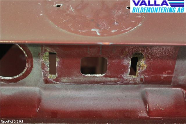 BMW 8 E31      89-99 Baklucka (Ej Med Ruta)