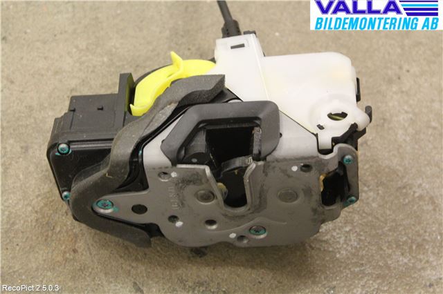 Opel INSIGNIA 09-16 Låskista-Dörrlås