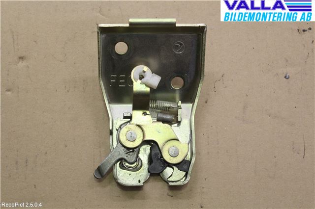 Subaru IMPREZA II  03-05 Låskista Baklucka