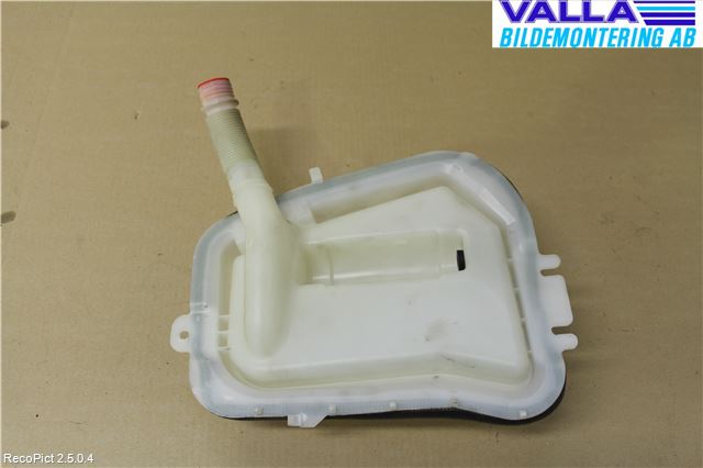 BMW 3 E46      98-05 Spolartank Baklucka