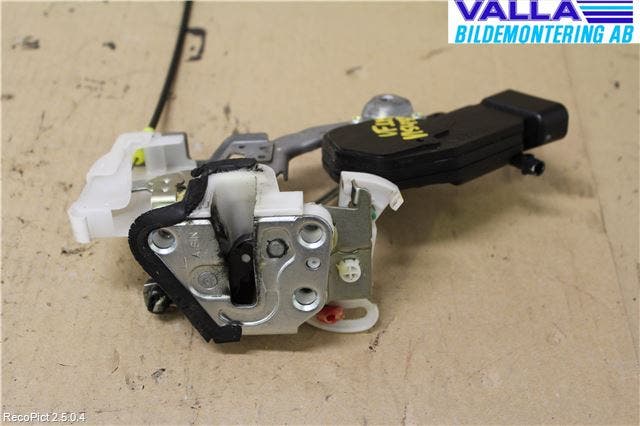 Toyota AYGO 06-14 Låskista-Dörrlås