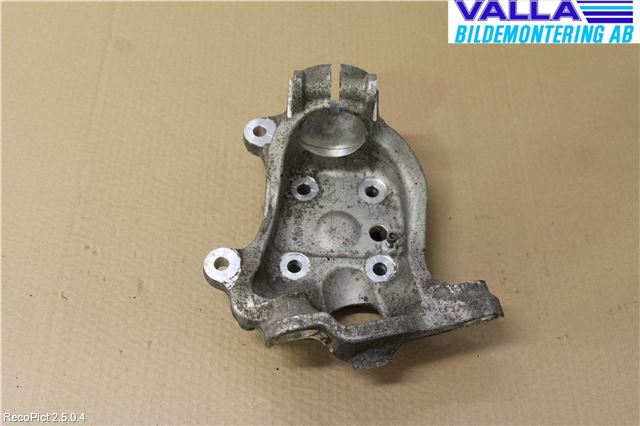 BMW 5 E60/61 Sed/Tou 02-10 Styrspindel Lagerhus Vä