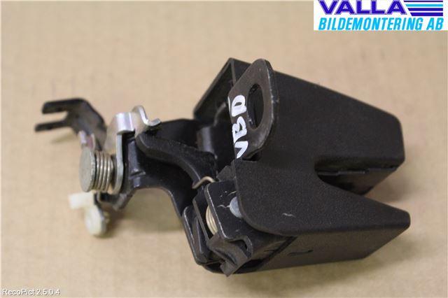 Volkswagen VW CADDY      04-10 Låskista Baklucka