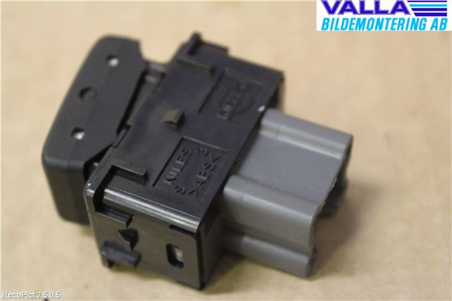 Nissan NAVARA 05-16 Strömställare Stolvärme