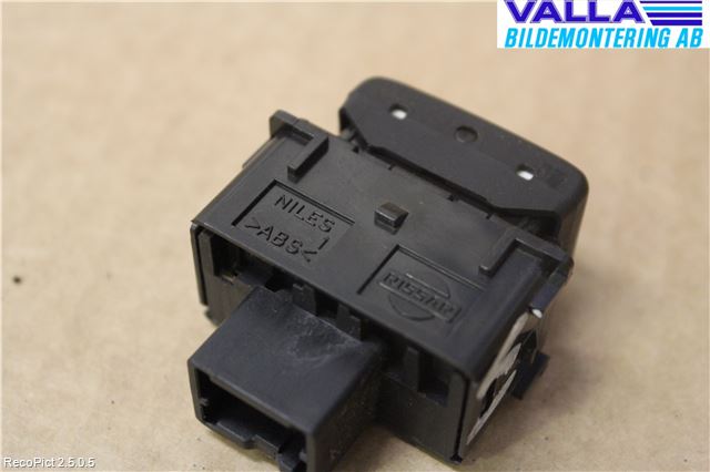 Nissan NAVARA 05-16 Strömställare Övrigt