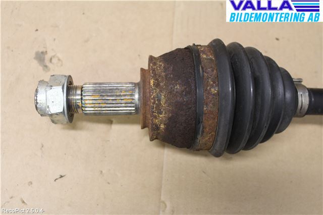 Opel CORSA D 07-14 Drivaxel Fram Vänster