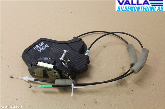 Toyota CAMRY    01-06 Låskista-Dörrlås