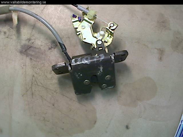 Lexus RX XU10 97-03 Låskista Baklucka