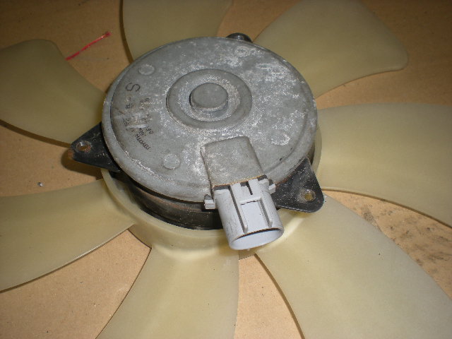 Toyota AVENSIS VERSO Kylfläkt El