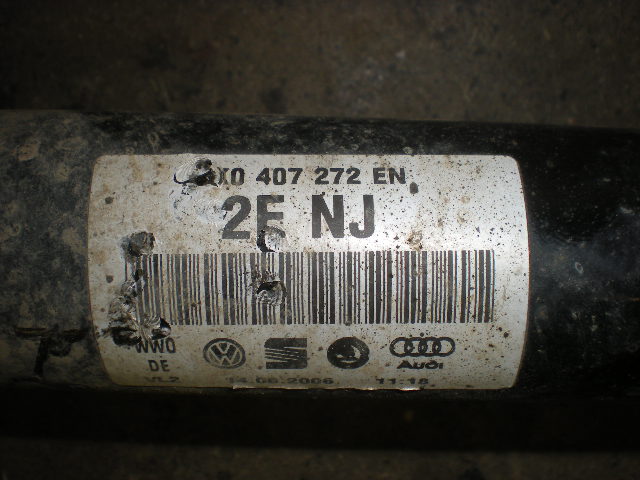 Volkswagen VW PASSAT 05-11 Drivaxel Fram Höger