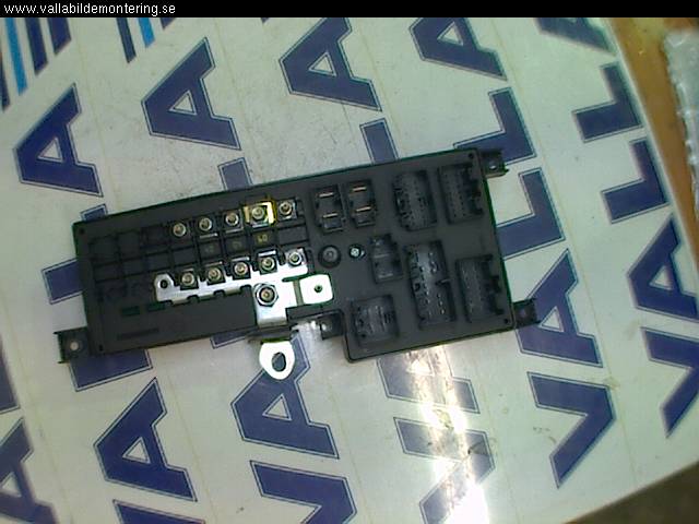Volvo V70 05-08 Säkringsdosa-Elcentral