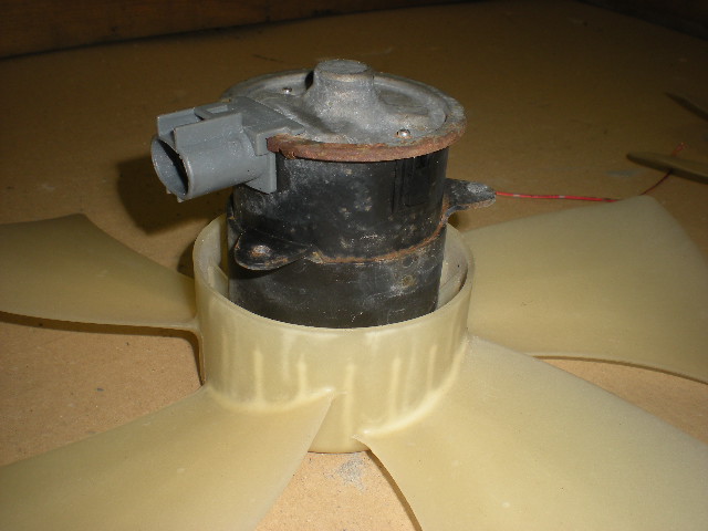 Toyota AVENSIS VERSO Kylfläkt El