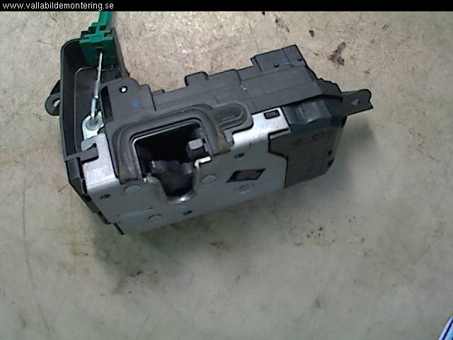 Opel ZAFIRA B 06-14 Låskista-Dörrlås