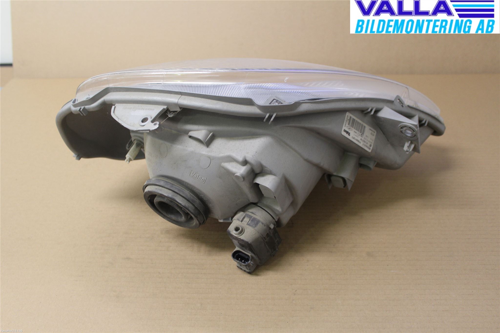 Opel VIVARO 01-14 Strålkastare Vänster