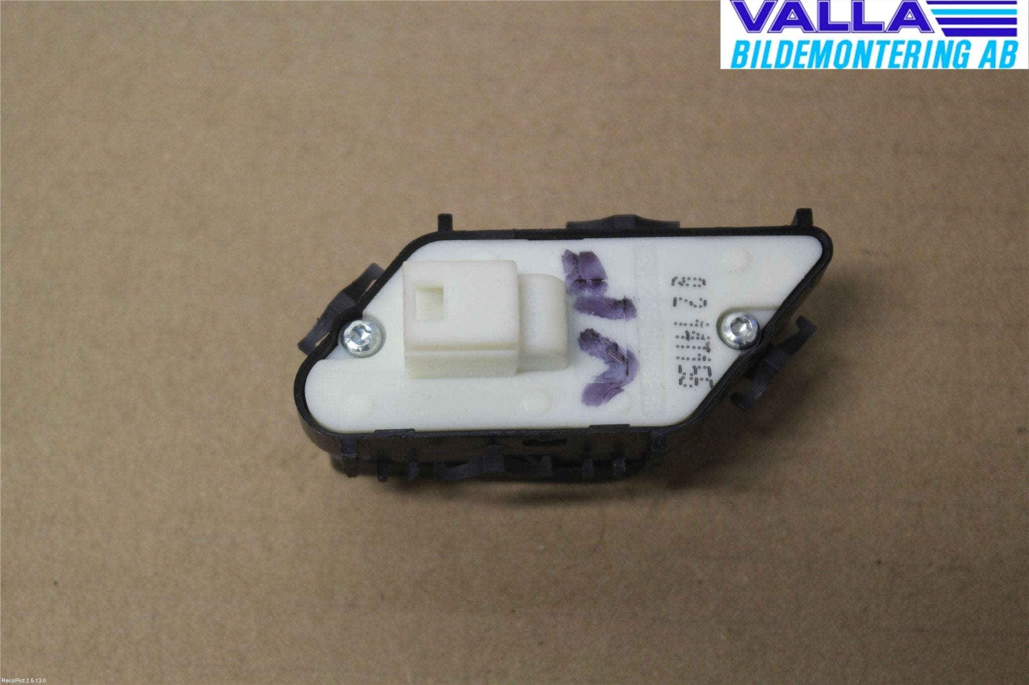 Mercedes-Benz MB C-KLASS (W205) 14-21 Strömställare Centrallås