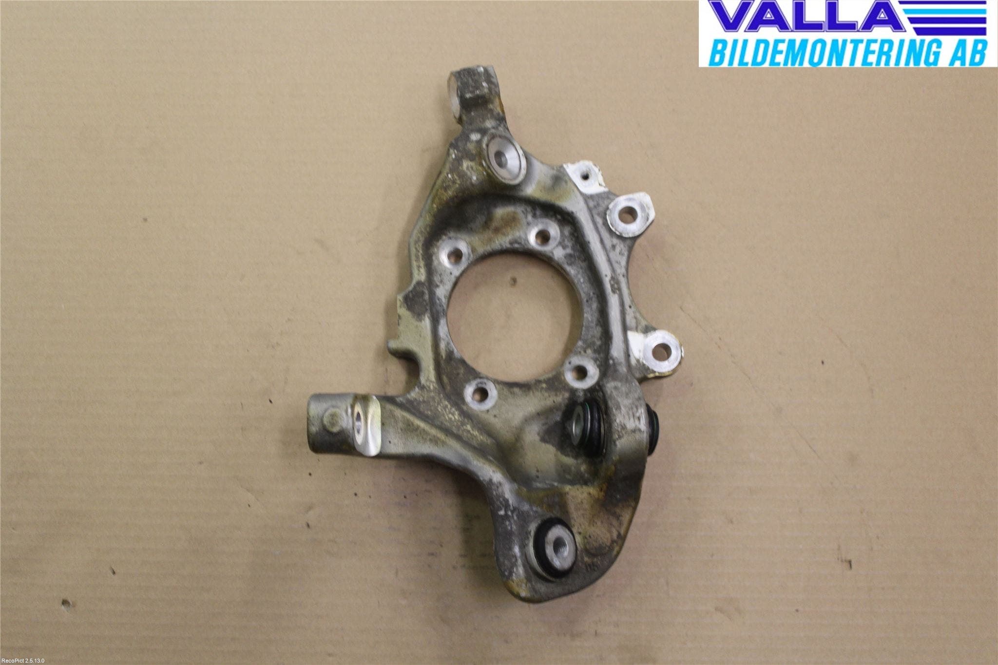 Mercedes-Benz MB C-KLASS (W205) 14-21 Hjullagerhus-Spindel Hö B