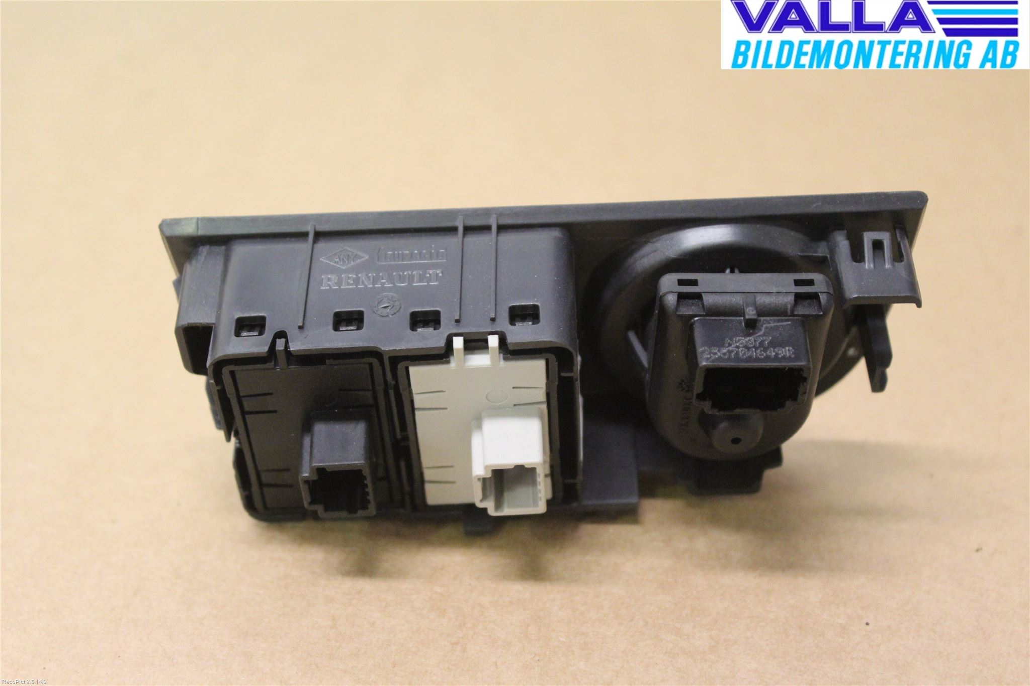 Dacia SANDERO/STEPWAY 13-20 Strömställare Spegel