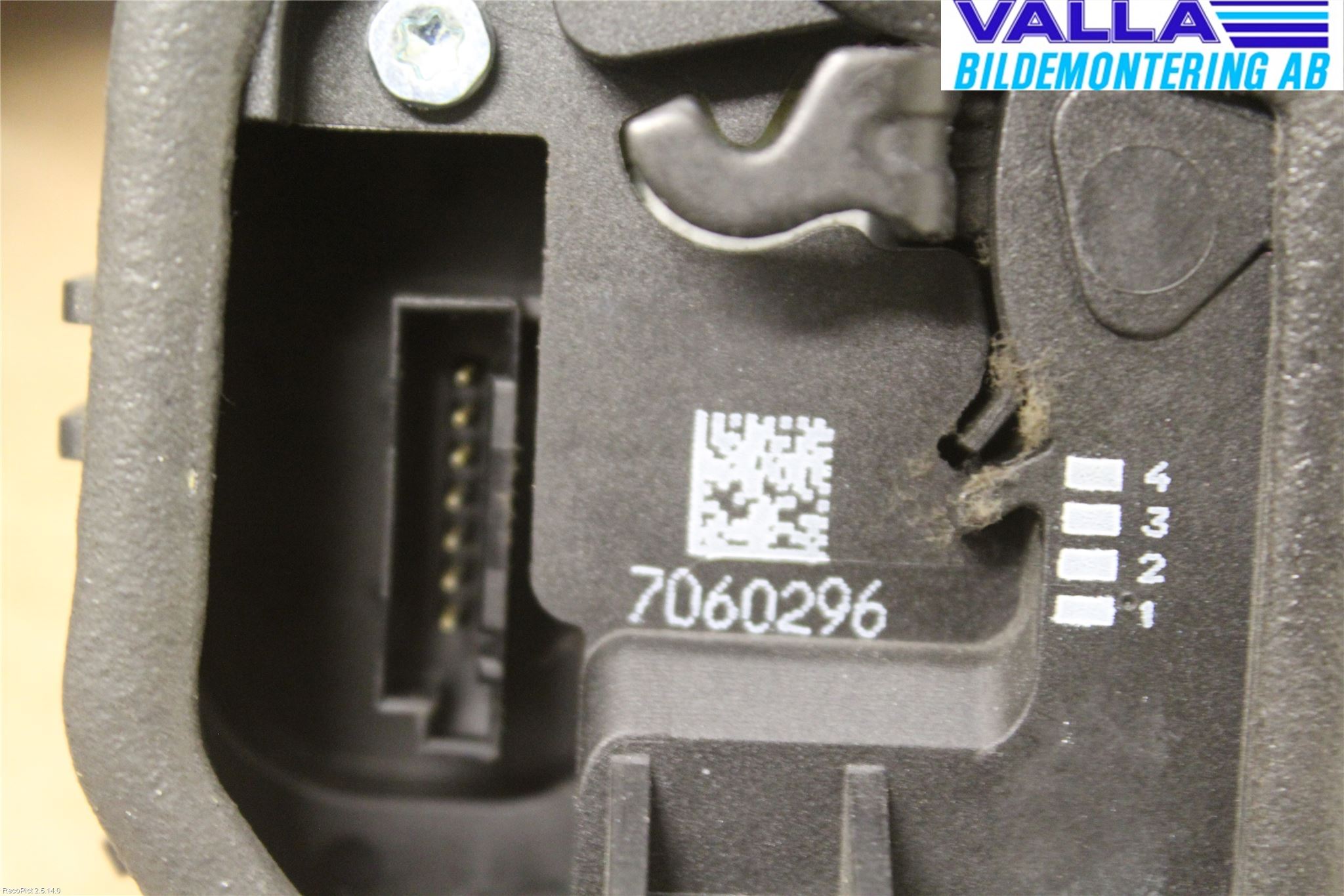 BMW 3 E90/91 SED/TOU 05-12 Låskista-Dörrlås