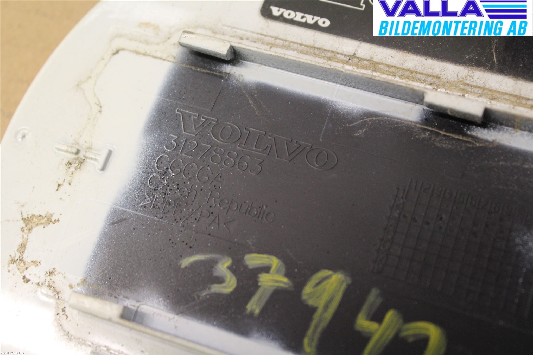 Volvo V40 12-19 Tanklucka