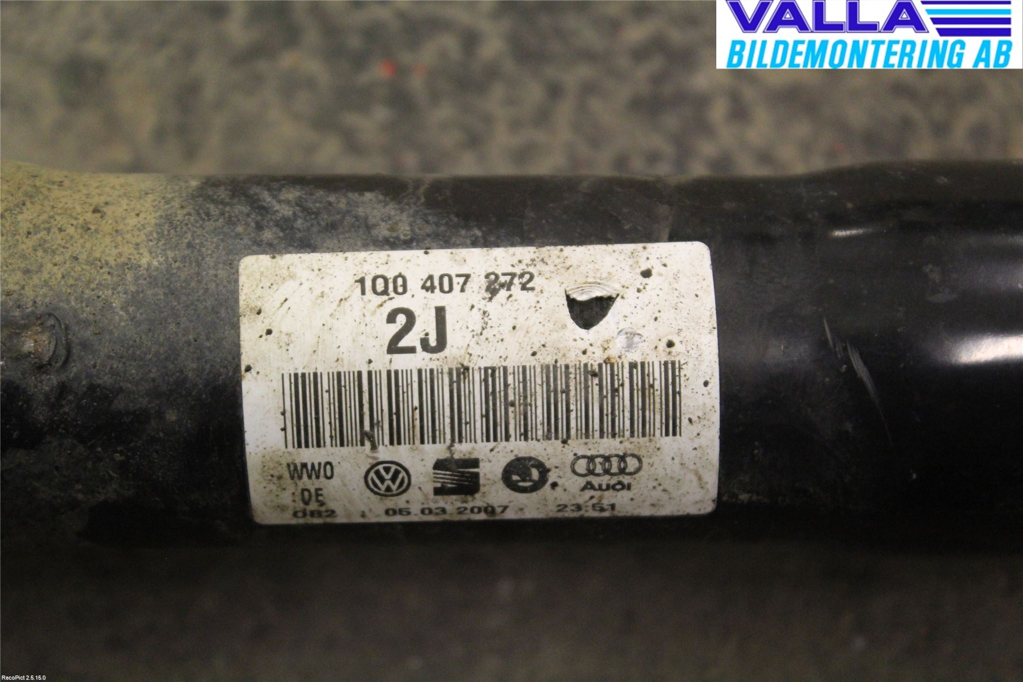 Volkswagen VW PASSAT 05-11 Drivaxel Fram Höger