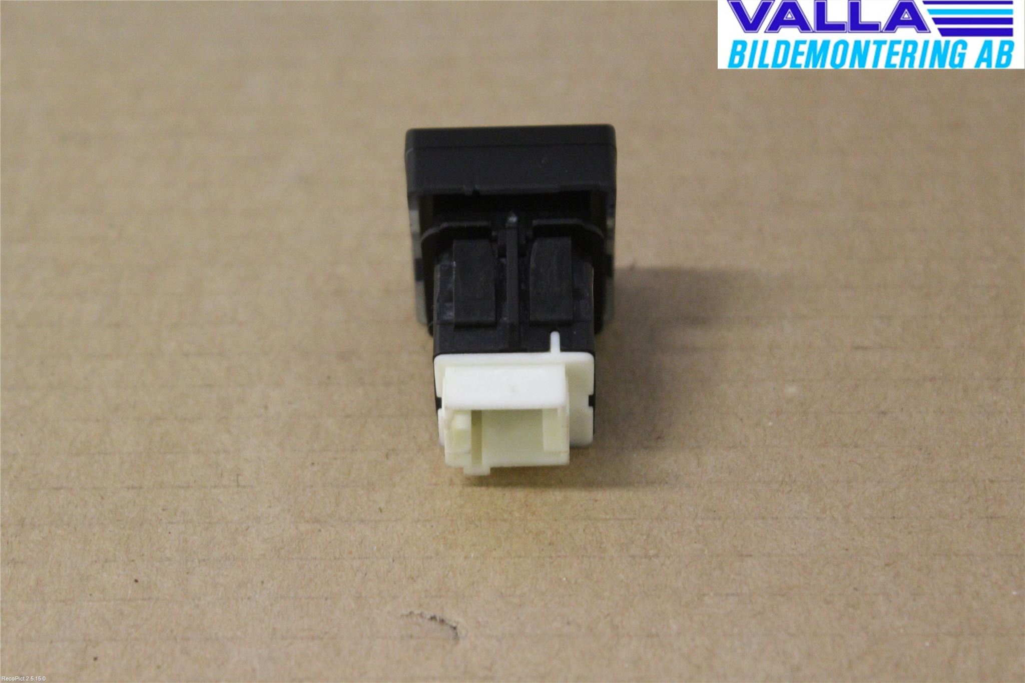 Citroen BERLINGO 08-18 Strömställare Övrigt