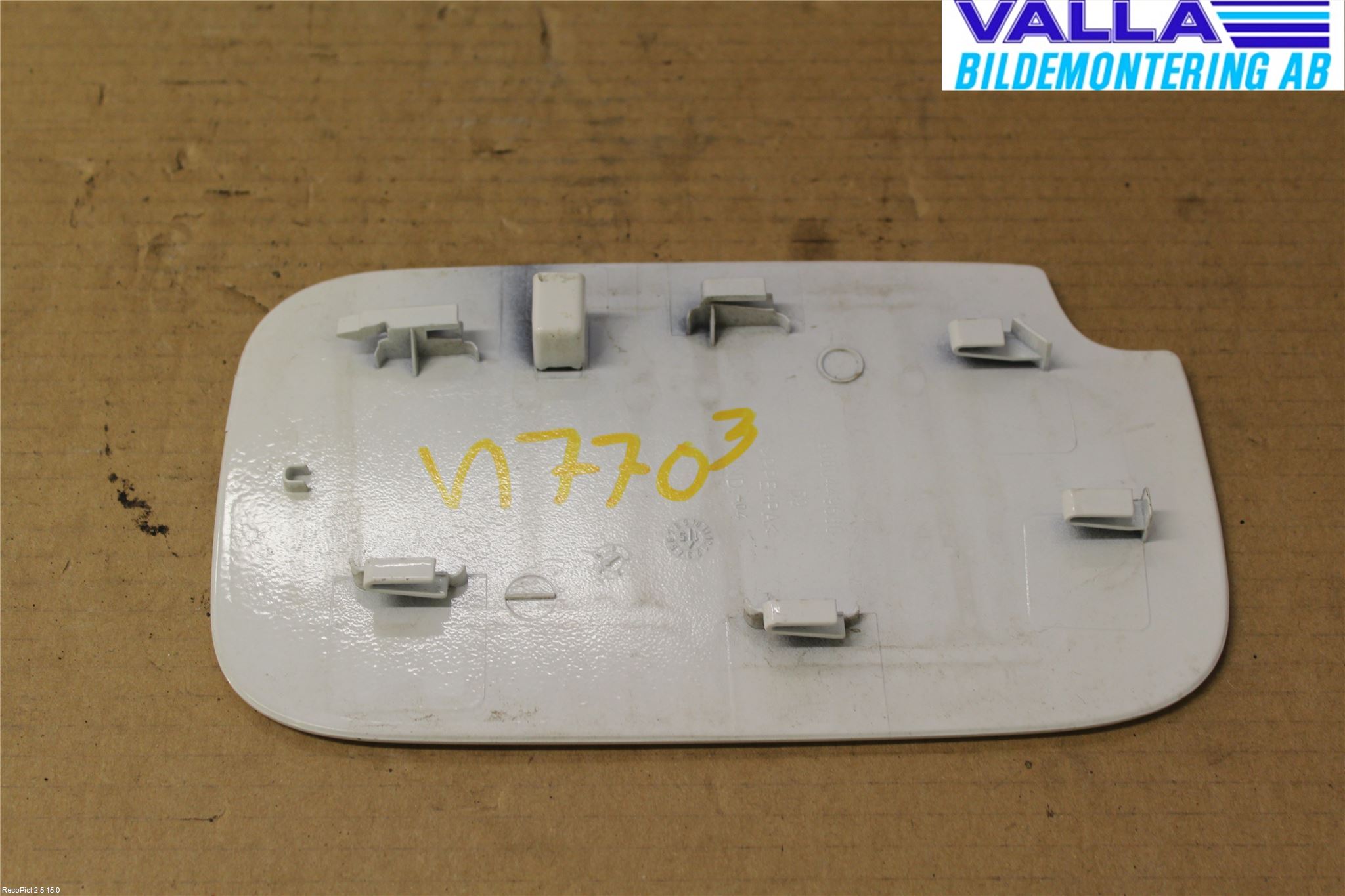 Citroen BERLINGO 08-18 Tanklucka