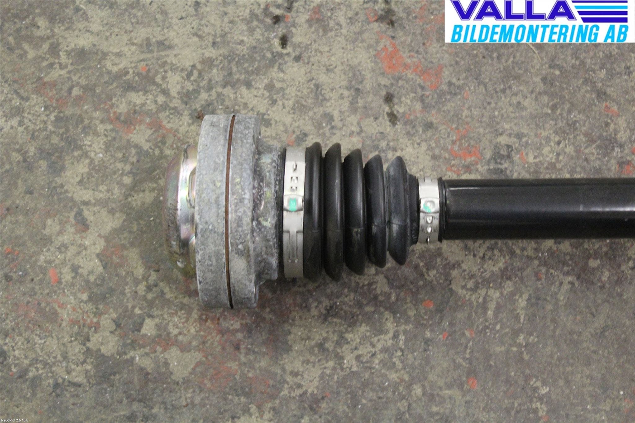 Audi A4 12-15 Drivaxel Bak Höger