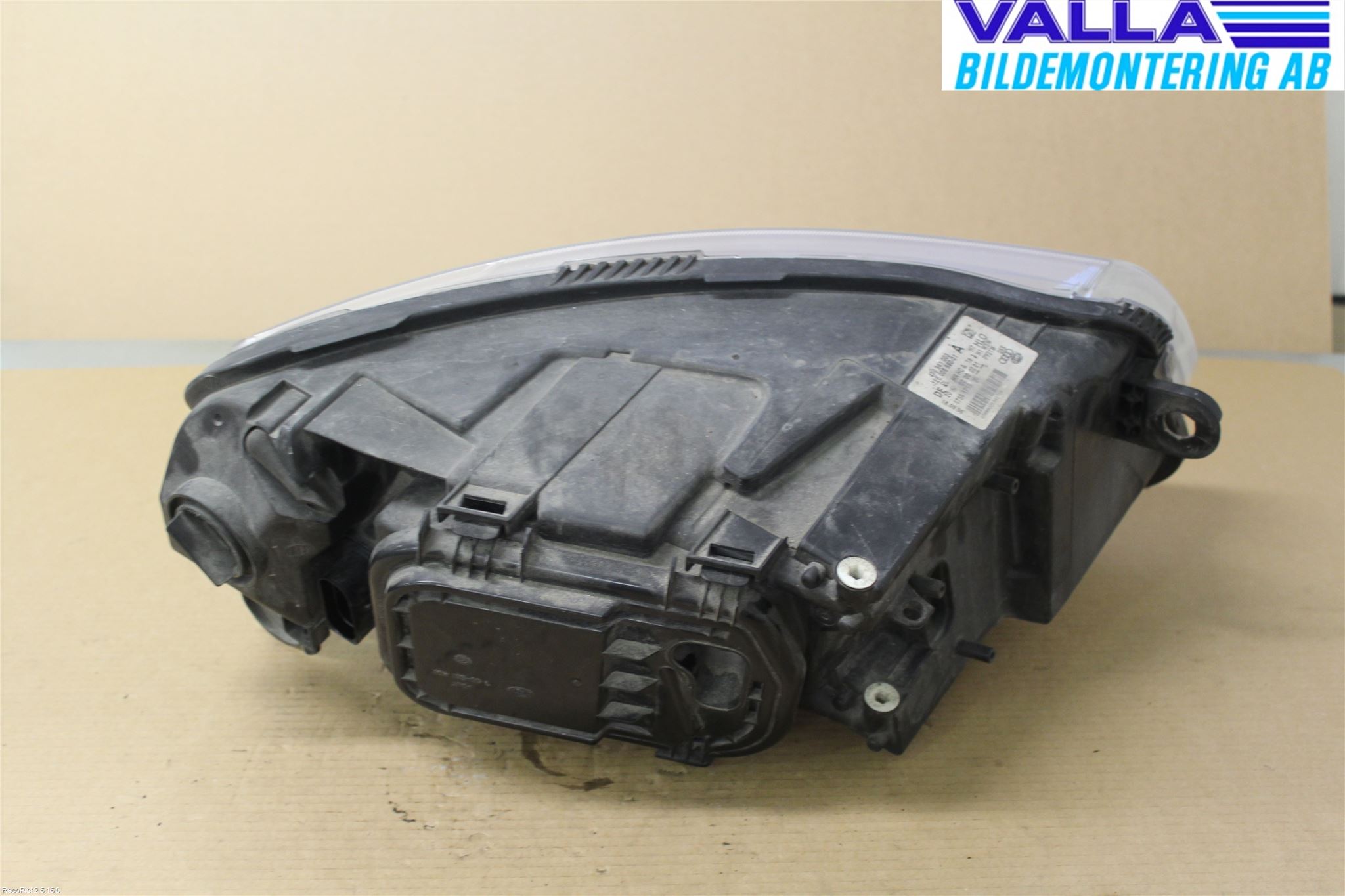 Audi A6/S6     05-11 Strålkastare Vänster