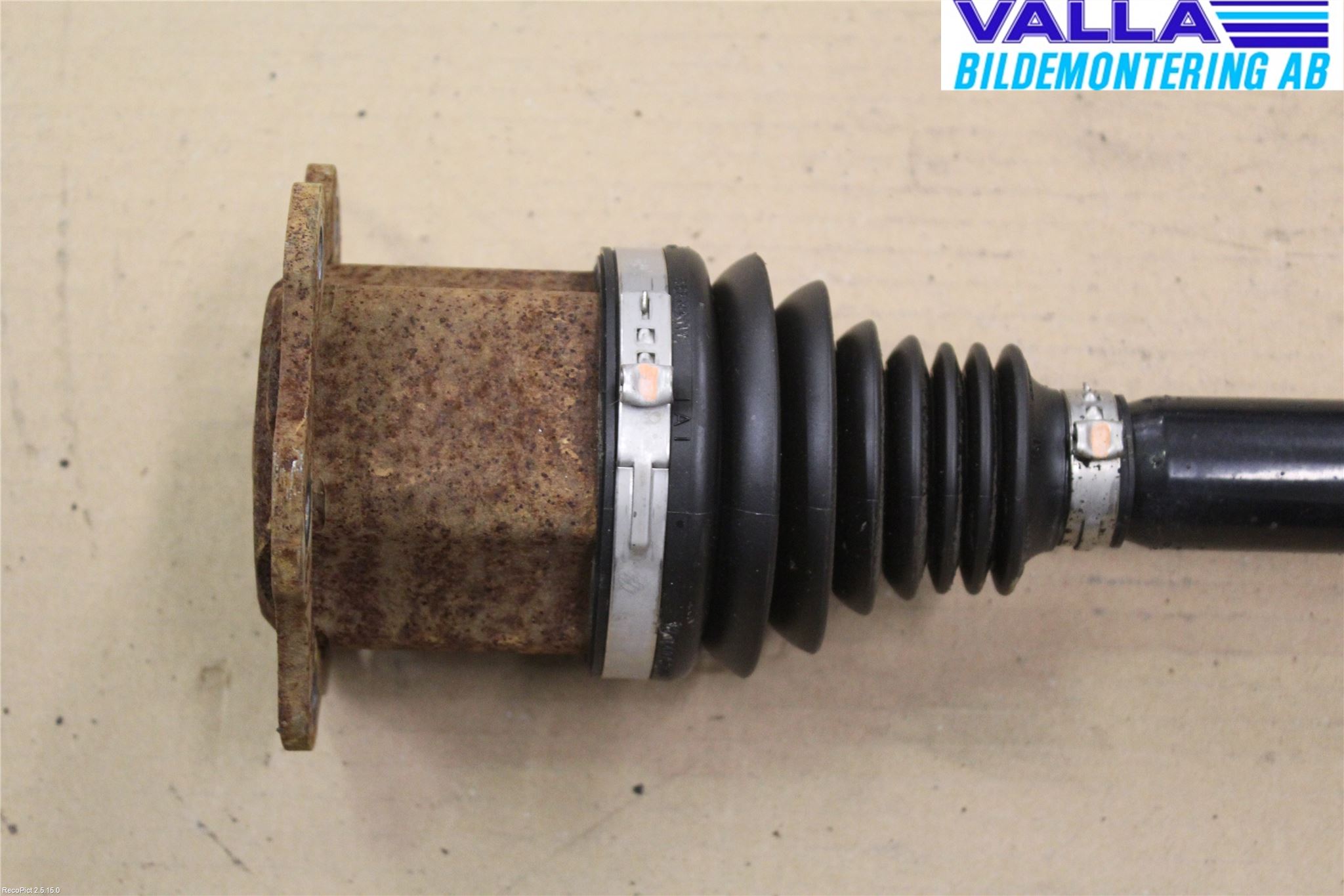 Audi A4/S4 08-11 Drivaxel Fram Vänster