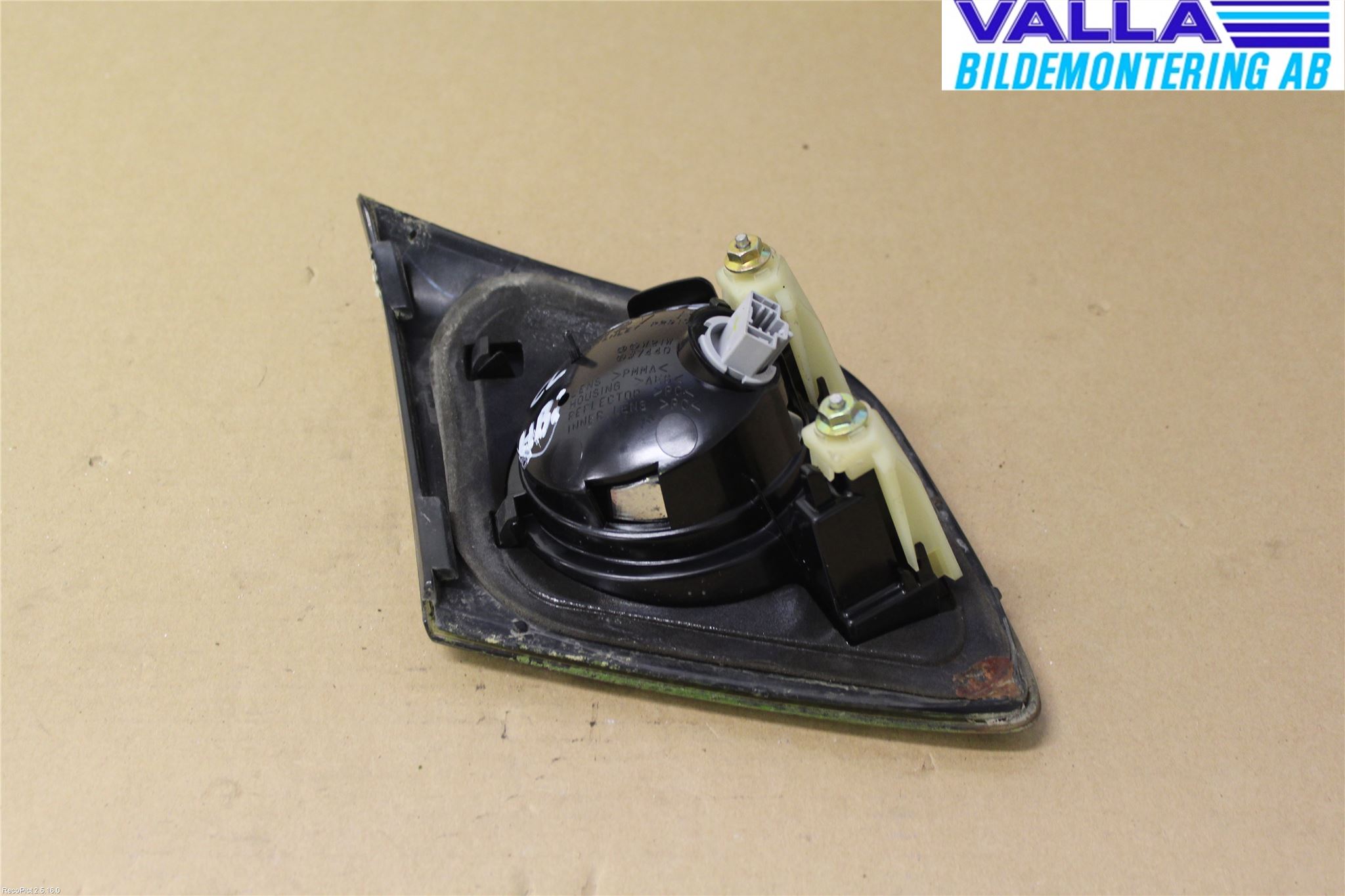 Mazda 3 I 03-06 Bakljus Lucka Hö