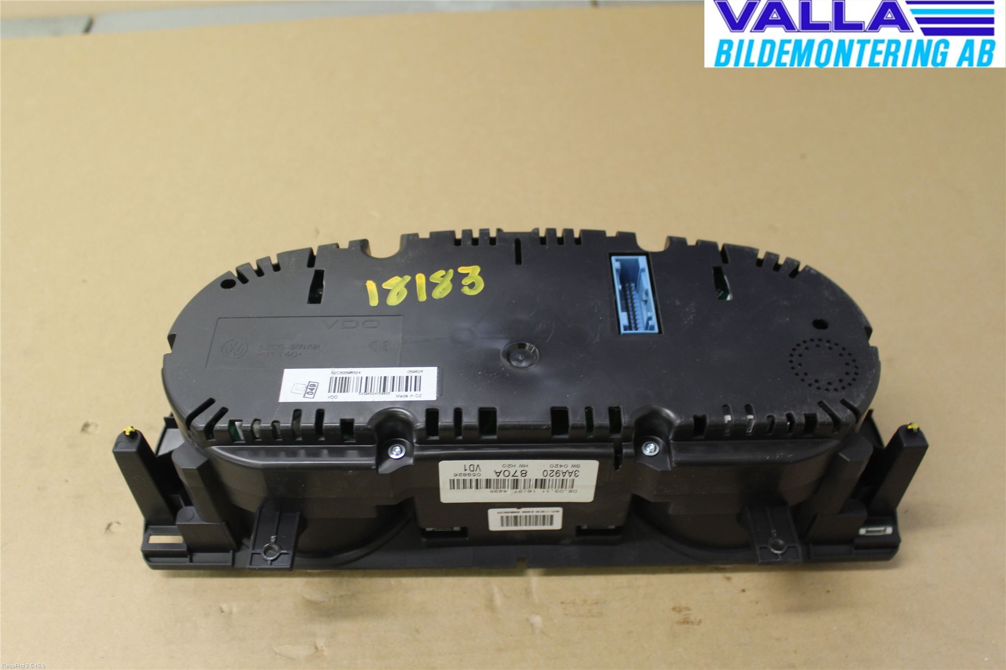 Volkswagen VW PASSAT 11-14 Instrument Komb